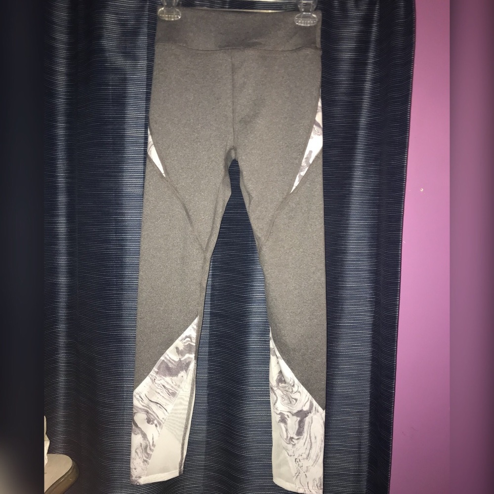 NWOT “So” brand yoga high rise legging